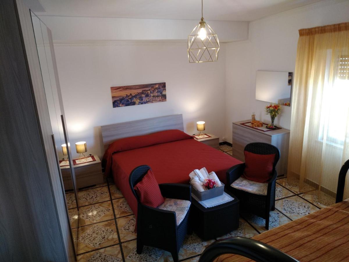Апартаменти Casa Donna Franca Кастільйоне-ді-Сицилія Екстер'єр фото